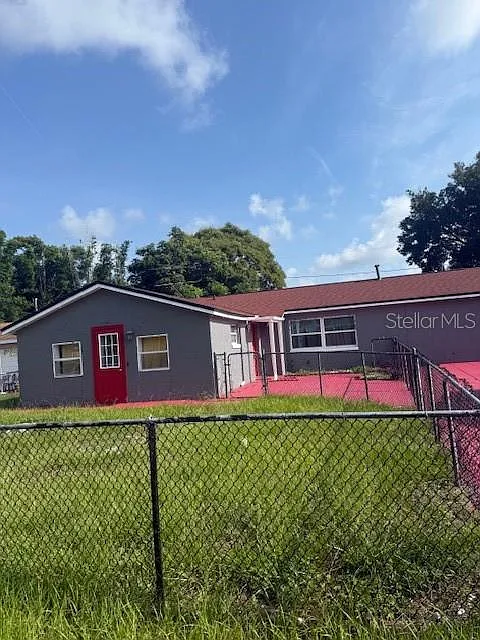 4 bed, 2.0 bath, 1432 sqft, $2,650 — Photo 2