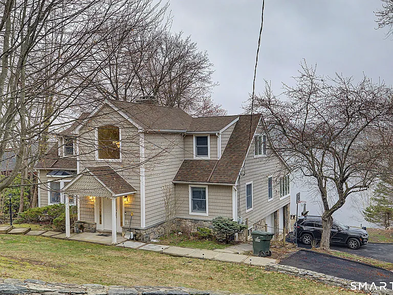 14 Shore Rd — Photo 8