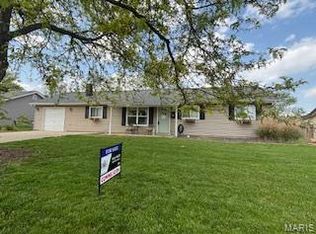 413 Saint John Dr, O'Fallon, MO 63366