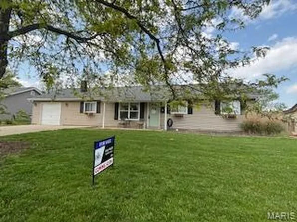 413 Saint John Dr, O'Fallon, MO 63366