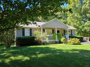 181 Crosstie Rd, Appomattox, VA 24522