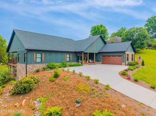 5216 Three Bars Ln, Seymour, TN 37865