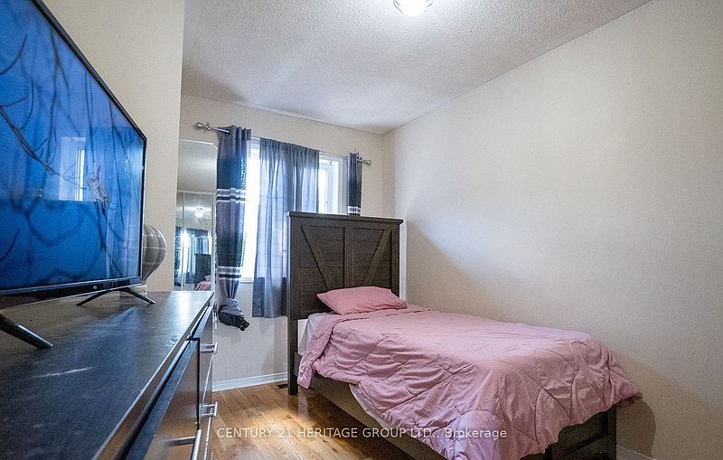 Brampton House for rent - 4 Bedrooms — photo 5