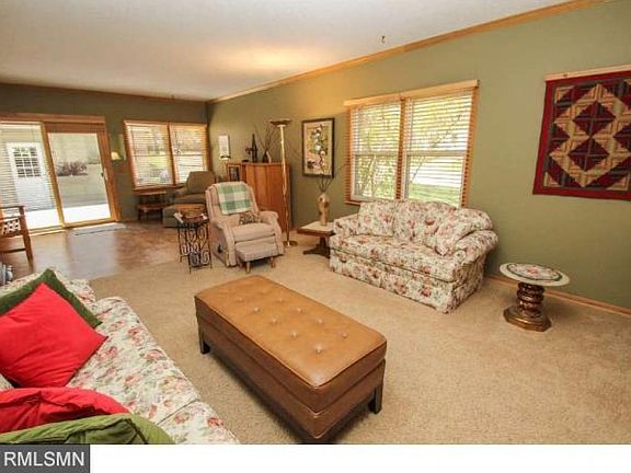 4th image of 850 Sextant Ave W