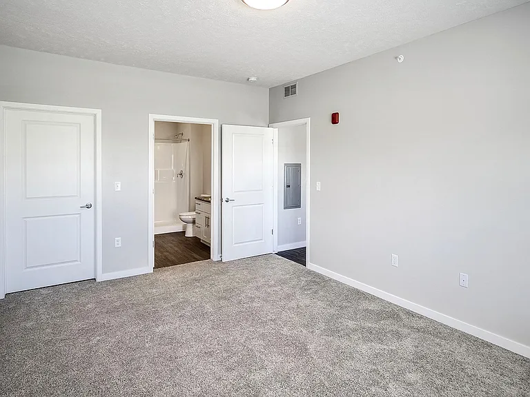 Deerfield Apartments & Chateaus — Photo 51