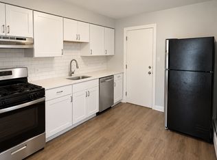 9602 Golf Ter #2E, Des Plaines, IL 60016