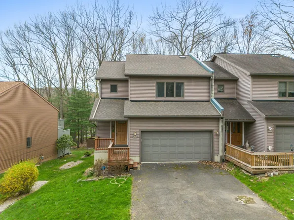 531 Clubhouse Rd, Vestal, NY 13850