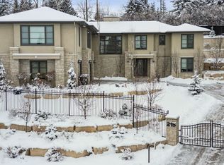 215 Patton Ct SW, Calgary, AB T2V5G4