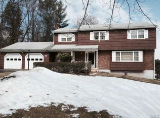 238 Lake Ave, Trumbull, CT 06611