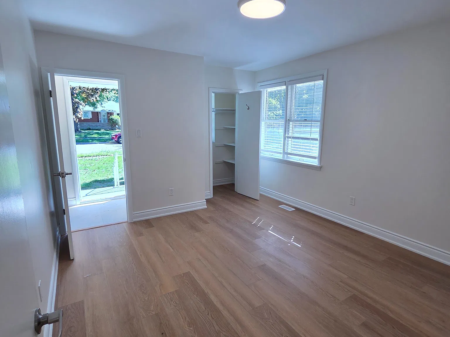 5 bed, $2,550 — Photo 4