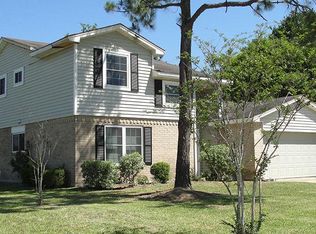 5608 Country Green St, League City, TX 77573