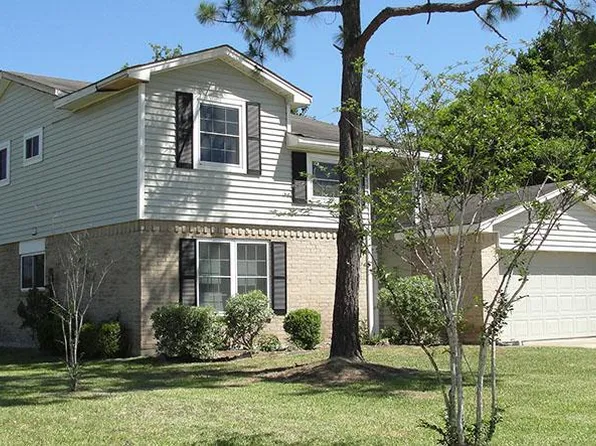 5608 Country Green St, League City, TX 77573