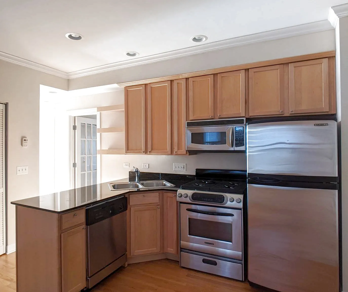 1 bed, 700 sqft, $2,495 — Photo 3