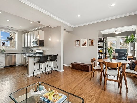 5th image of 1409 W Rosemont Ave #3W