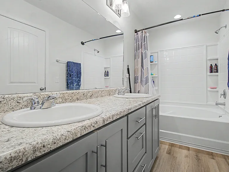 1246 Grayson Ave — Photo 12