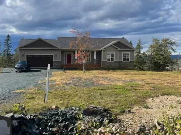 1097 Fleetwood Dr, Fall River, NS B2T 0V6