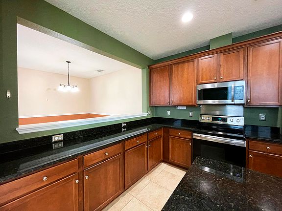 4th image of 712 Briar View Dr #1