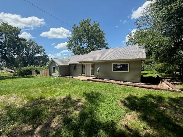 3202 E Chism St, Paris, AR 72855