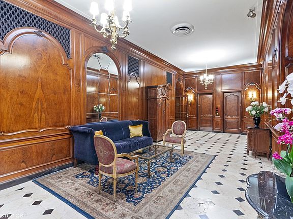5th image of 2000 N Lincoln Park W #1504