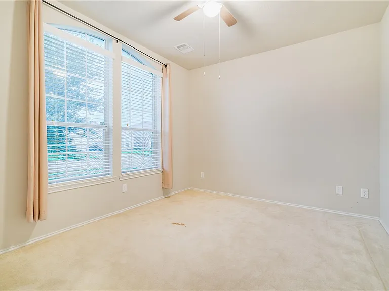 1315 Squire Dr — Photo 7