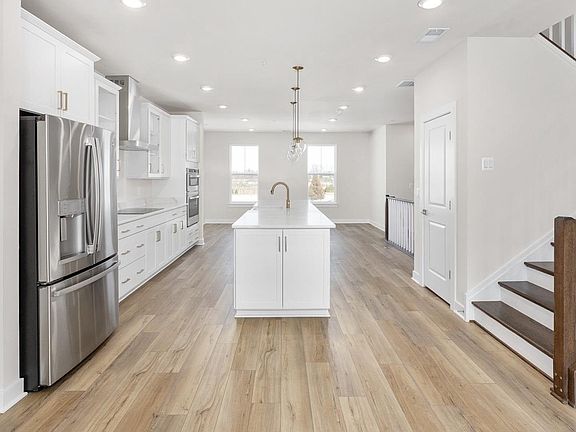 5th image of 44588 Strabane Ter