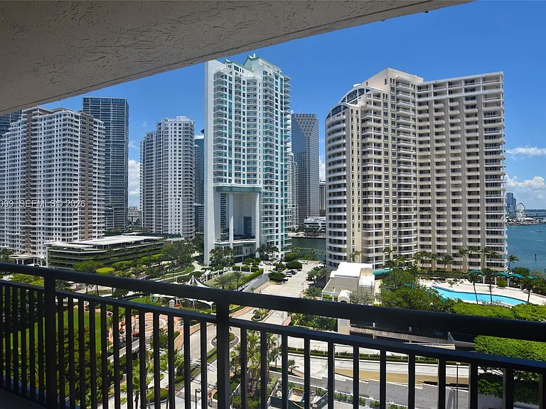 540 Brickell Key Dr #1513 — Photo 6