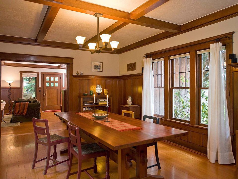 Looking back to living room 