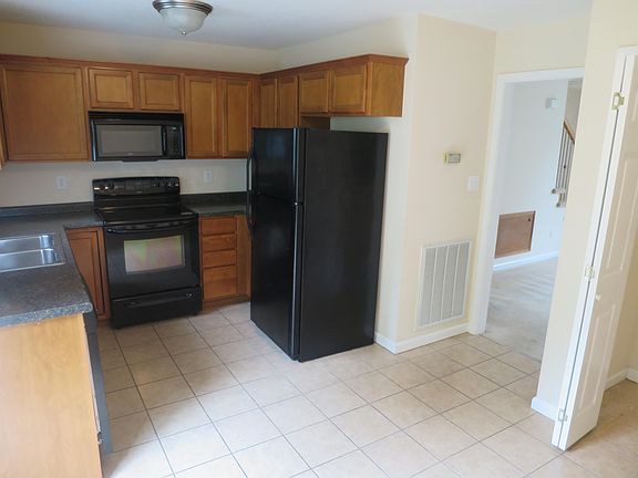 2nd image of 7624 Chatham Cir #1