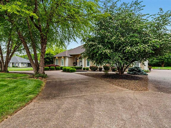 4th image of 148 Keeneland Ct