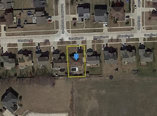 17443 Geranium Dr, Brownstown, MI 48173