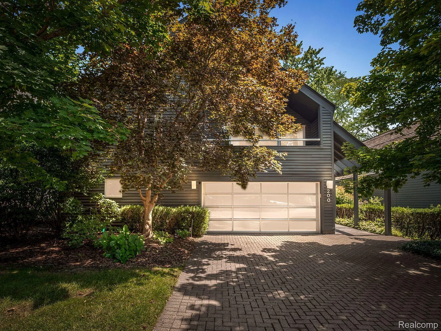 200 Greenwood St photo 1