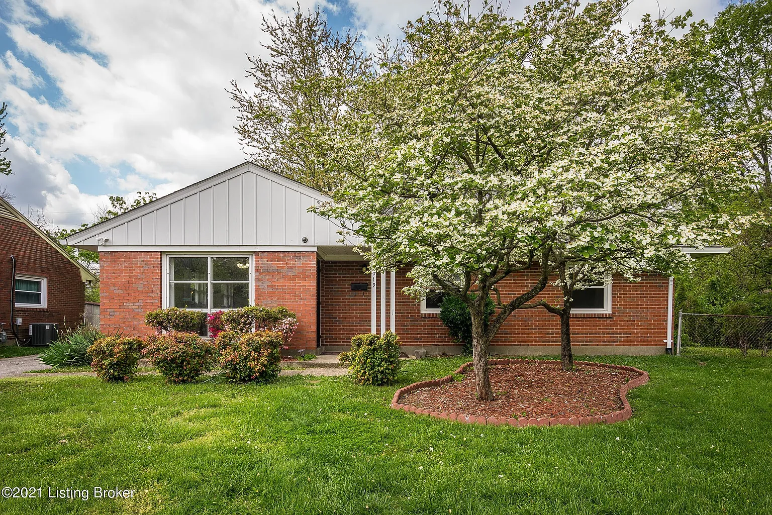 3019 Boaires Ln photo 1