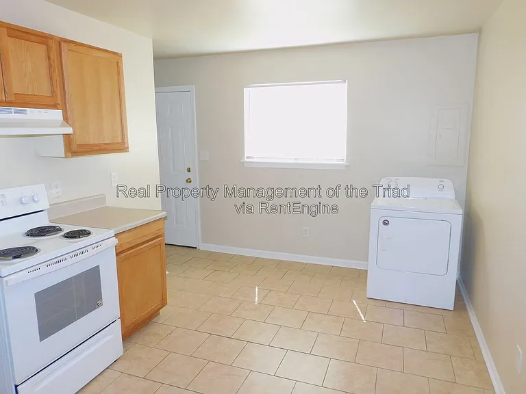 4302 Parker St #F — Photo 6