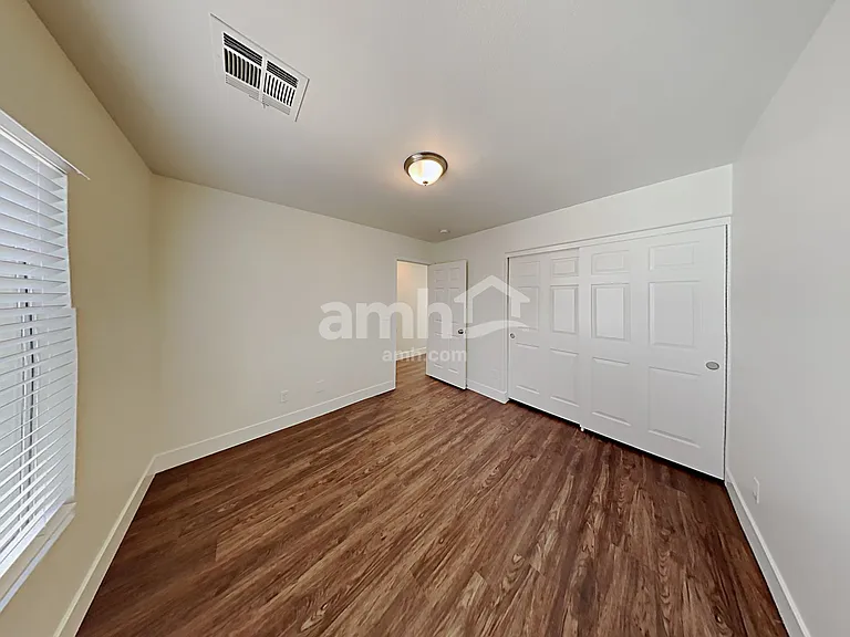 921 Shades End Ave — Photo 12