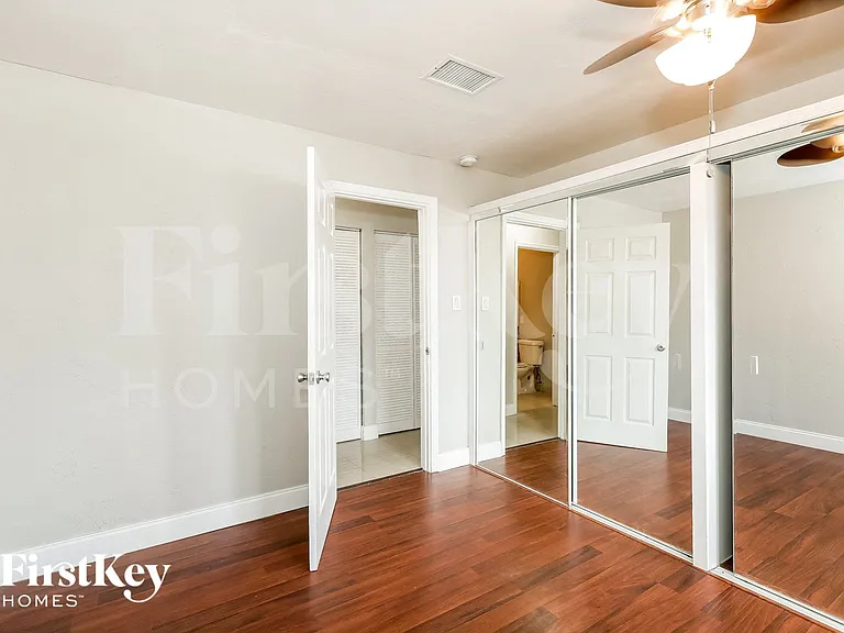 3763 SW 17th St — Photo 6