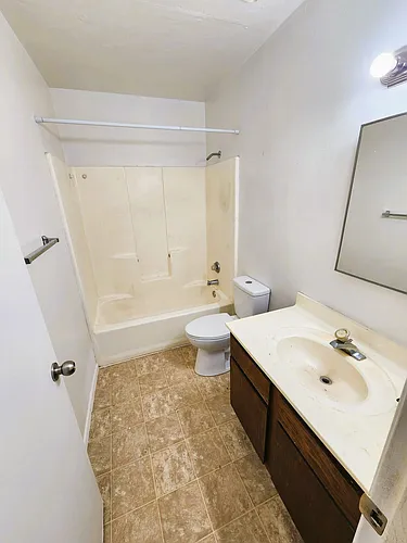 590 W 18th Ave #3 Photo 1