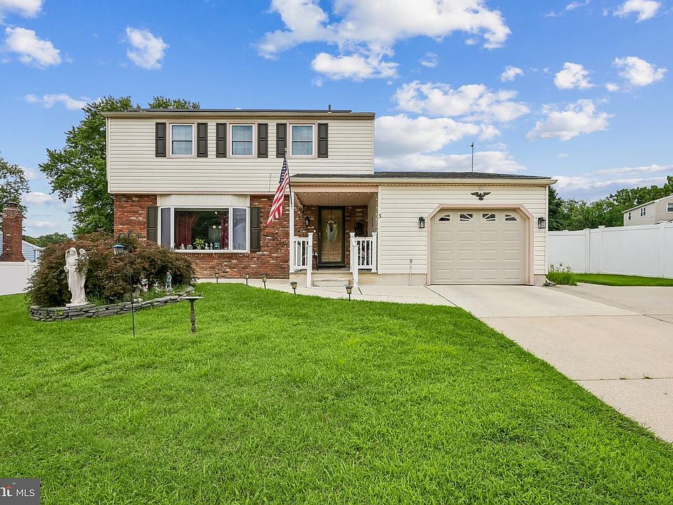 1st image of 3 Grant Dr