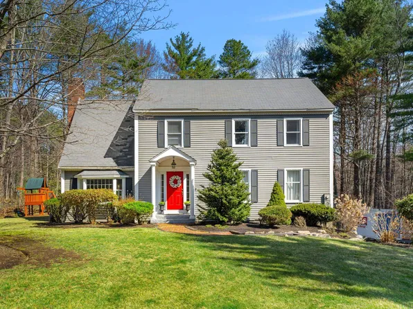 5 Wellesley Drive, Bedford, NH 03110