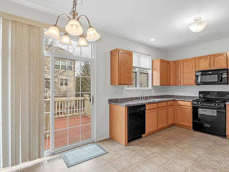 3379 Bradbury Cir — Photo 19