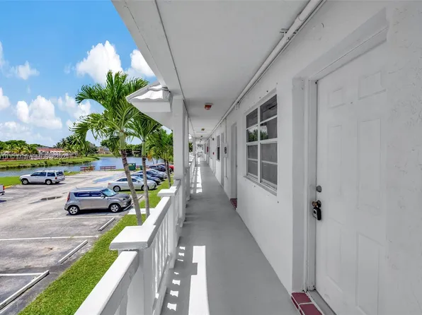 100 NE 203rd Ter APT 19, Miami Gardens, FL 33179