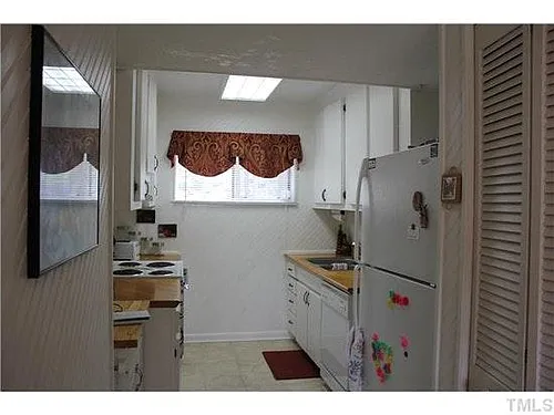 5939 Farm Gate Rd Photo 1