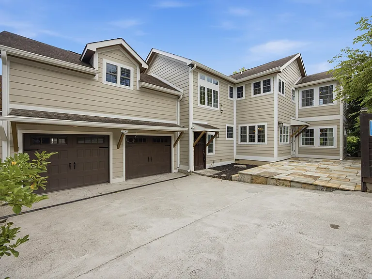 1 Fairhills Dr — Photo 30
