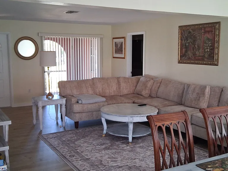 441 Rubens Dr E — Photo 20
