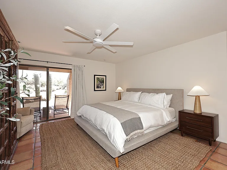1725 E Staghorn Ln — Photo 9
