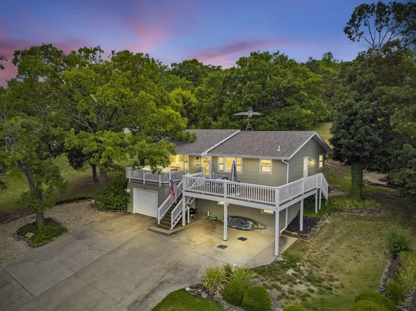 203 N Maple Street, Blue Eye, MO 65611