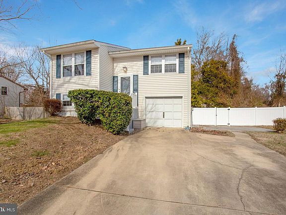 4th image of 9700 Meadowview Dr