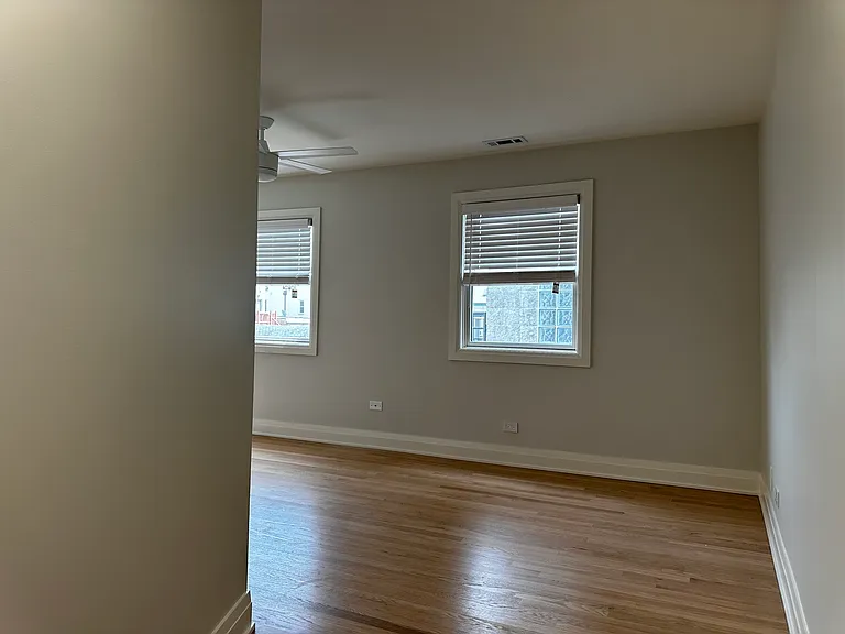 869 N Hermitage Ave #3R — Photo 5