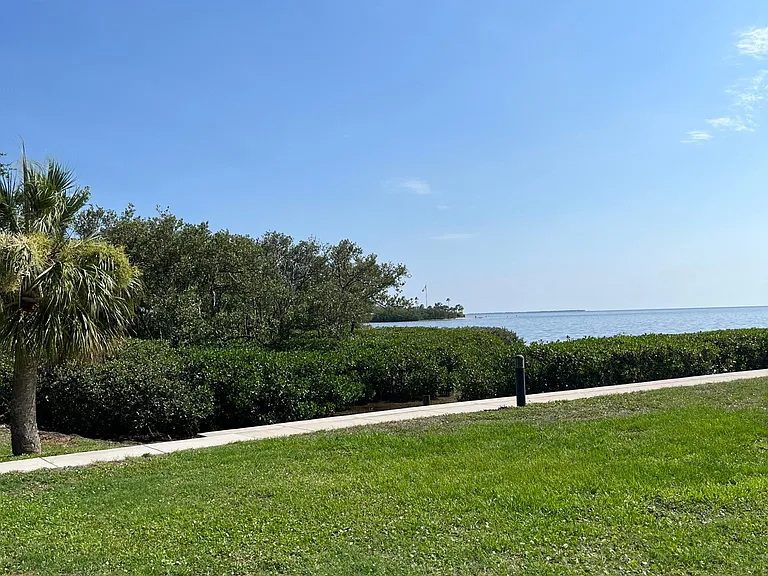 408 Windrush Bay Dr — Photo 46