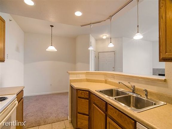 1387032_Kitchen_800x600 (2)