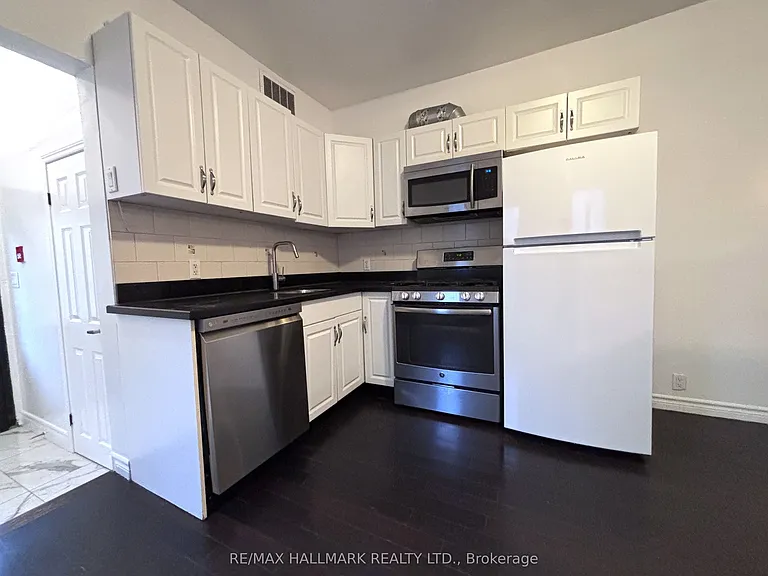 122 Baldwin St #2 — Photo 5